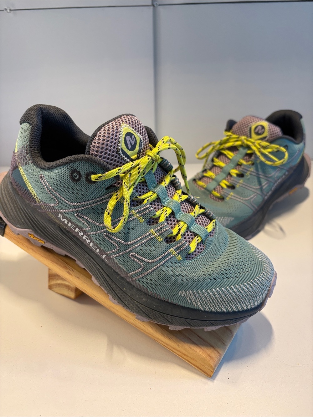 Merrell Kids Teal Trail Sneakers with Neon Yellow Laces